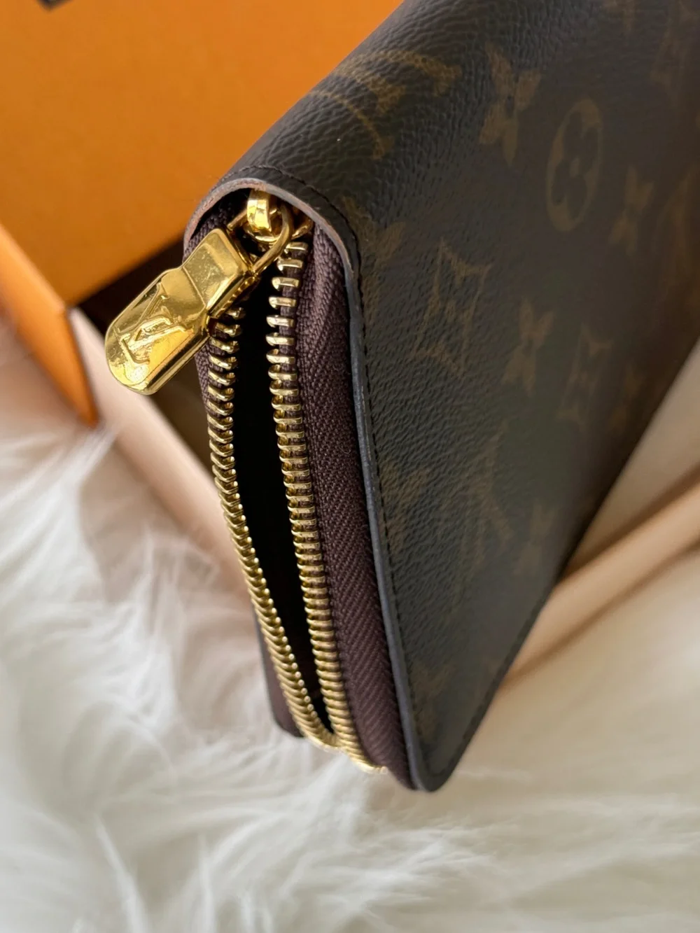 LOUIS VUITTON ZIPPY ORGANIZER WALLET MONOGRAM CANVAS AUTHENTIC W/ BOX - Picture 6 of 7